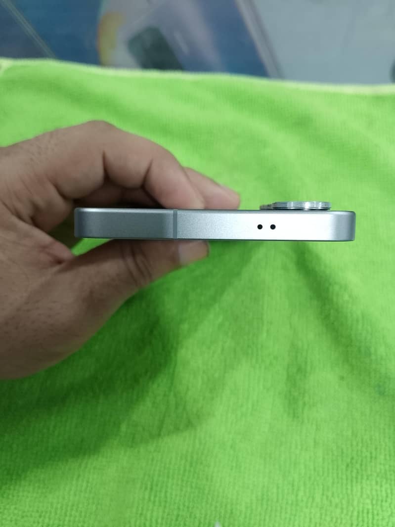 Samsung Mobile S25 7