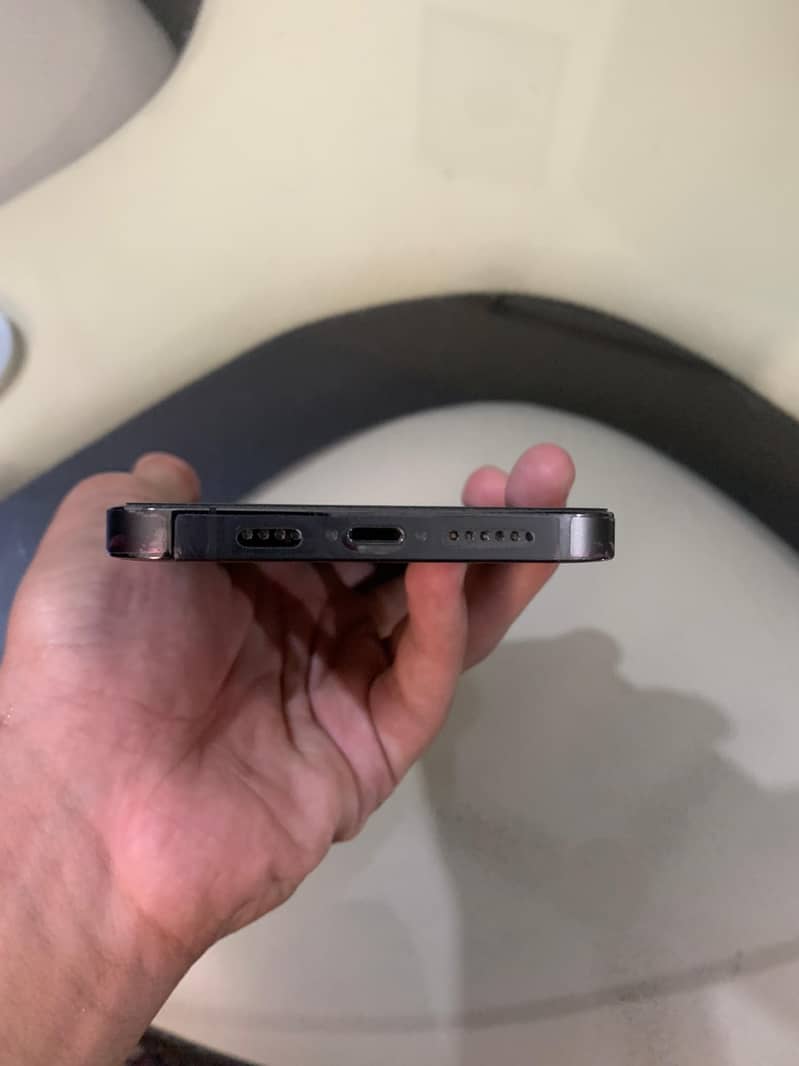 Apple iPhone 13 Pro Max 1