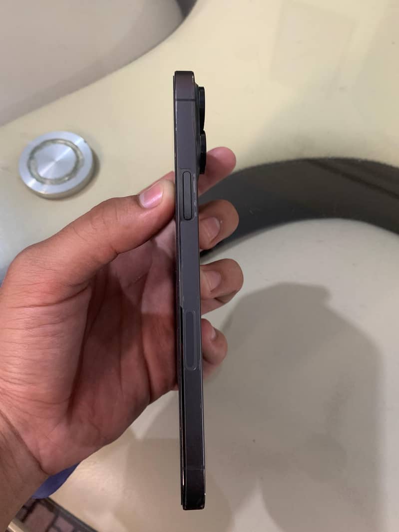 Apple iPhone 13 Pro Max 4
