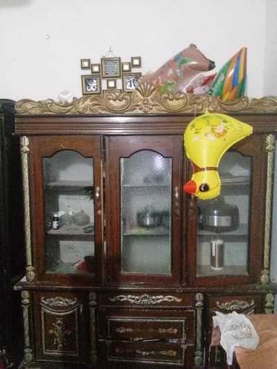 showcase 3 door