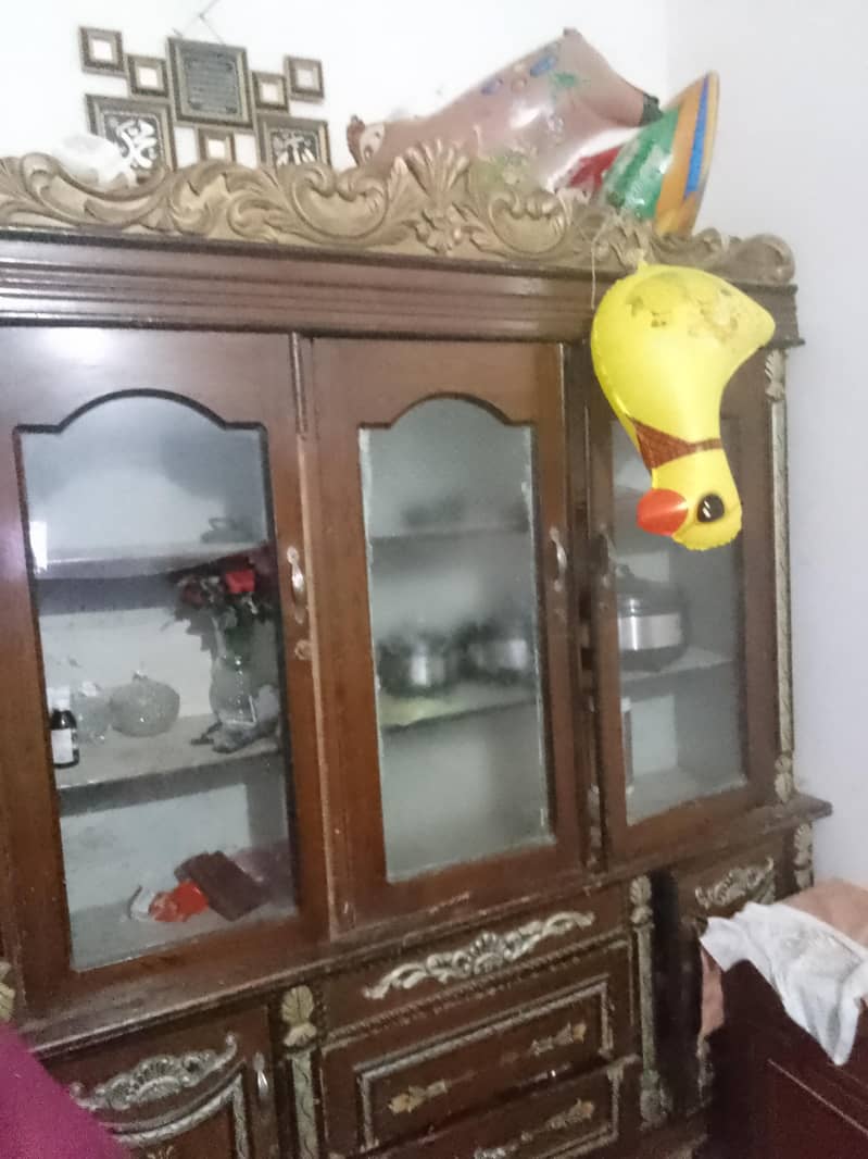 showcase 3 door 1