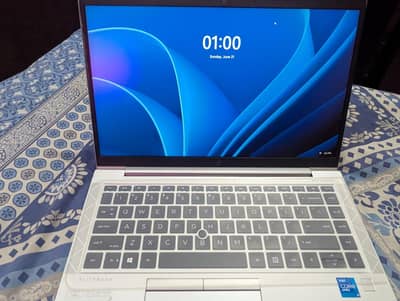 HP ELITEBOOK G8 840