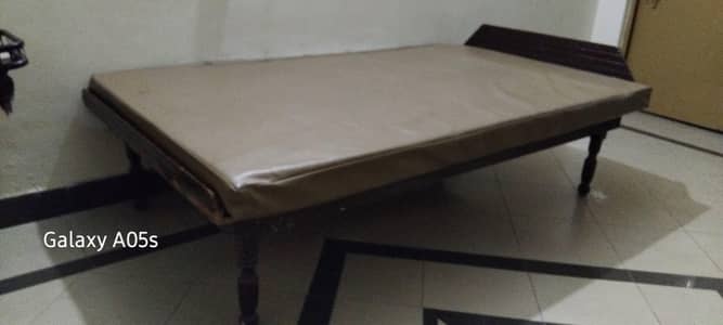 bed with matress