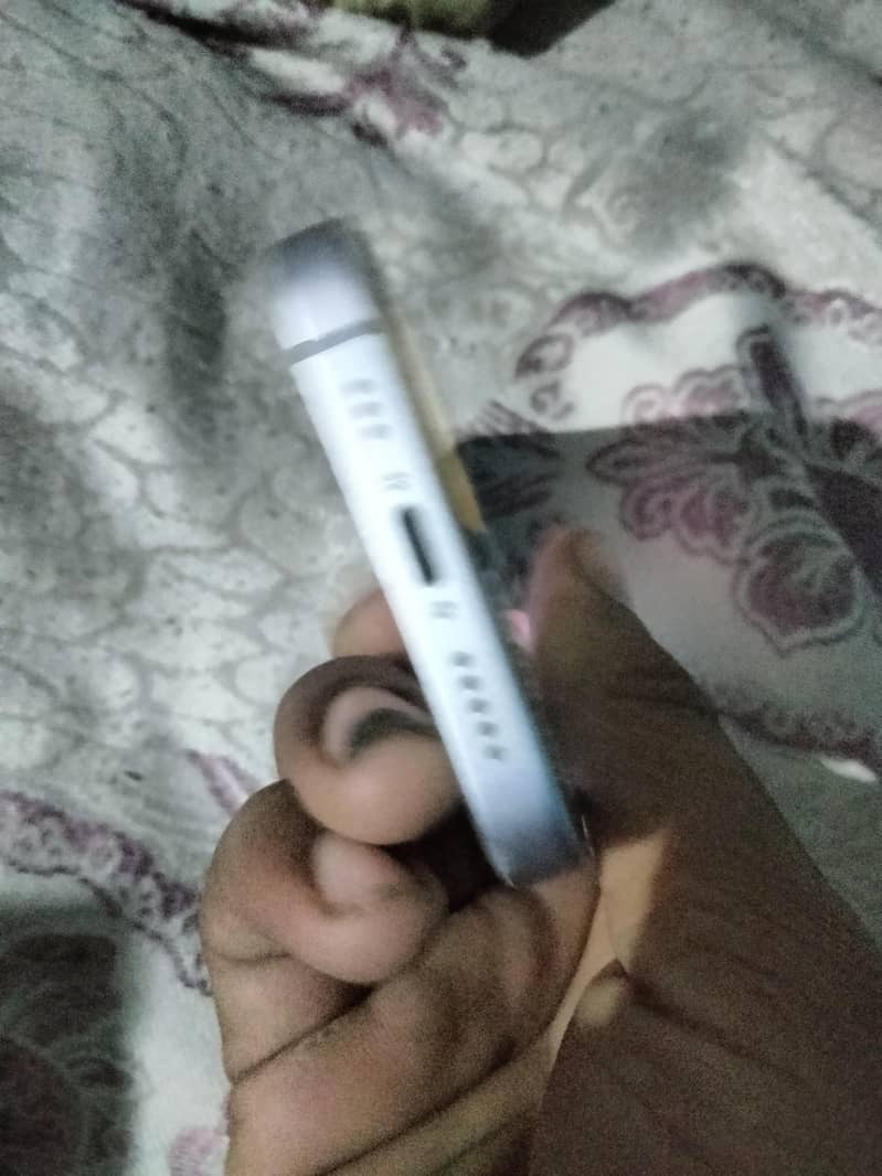 Apple iPhone 14 1