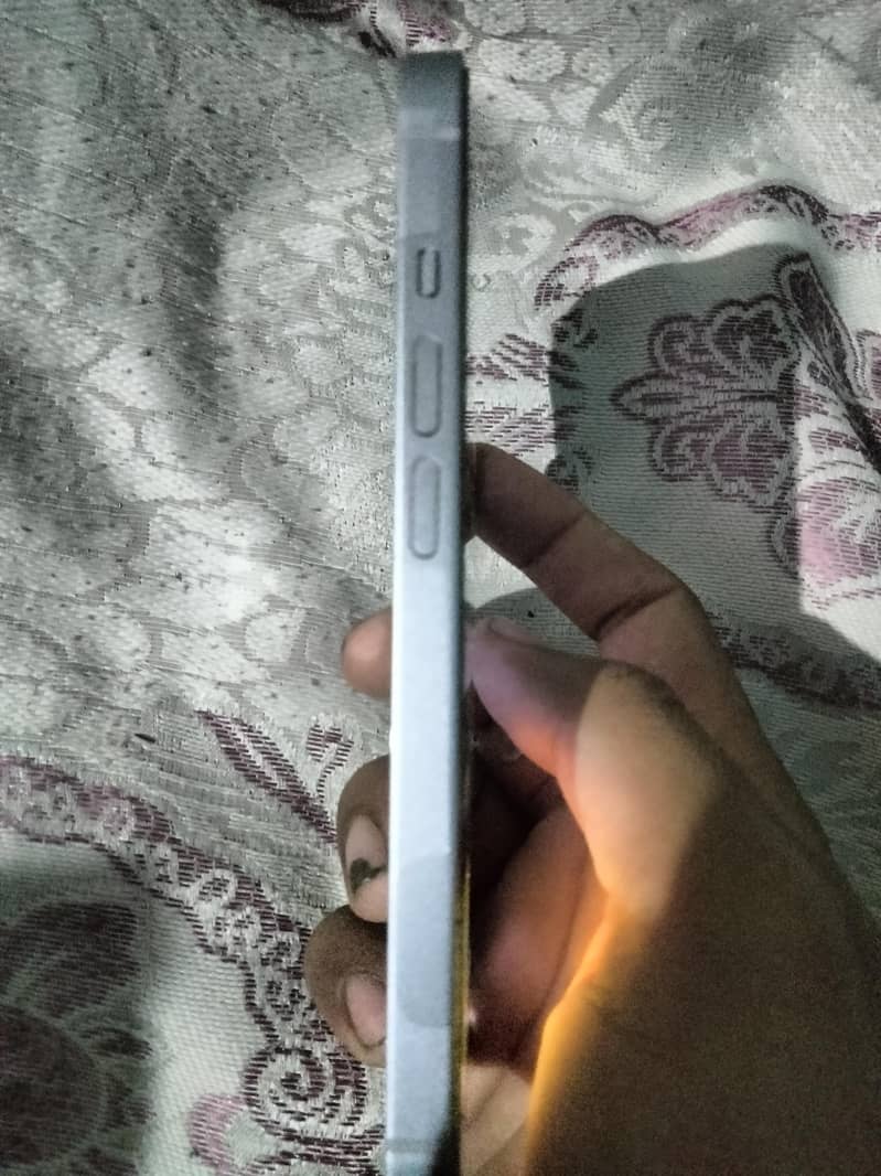 Apple iPhone 14 2