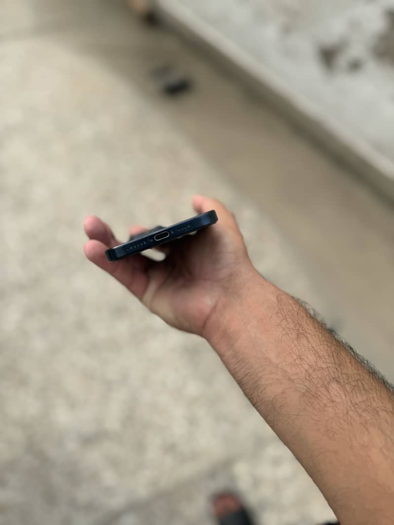 Apple iPhone 15 Pro Max 3