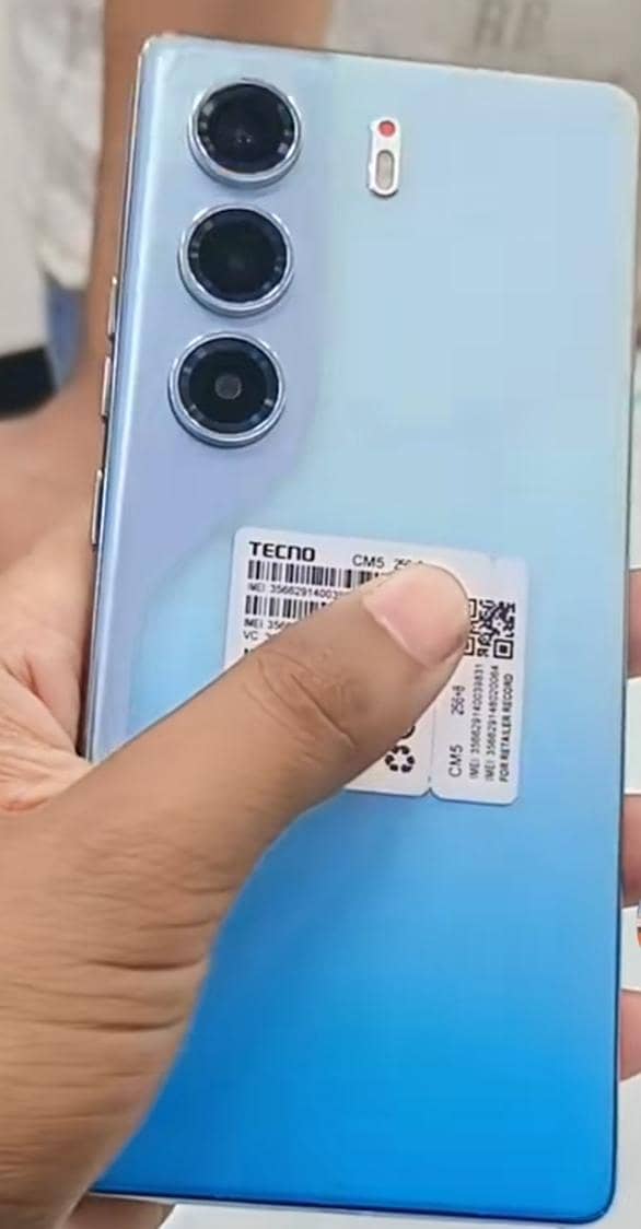 Tecno CAMON 40 Pro 1