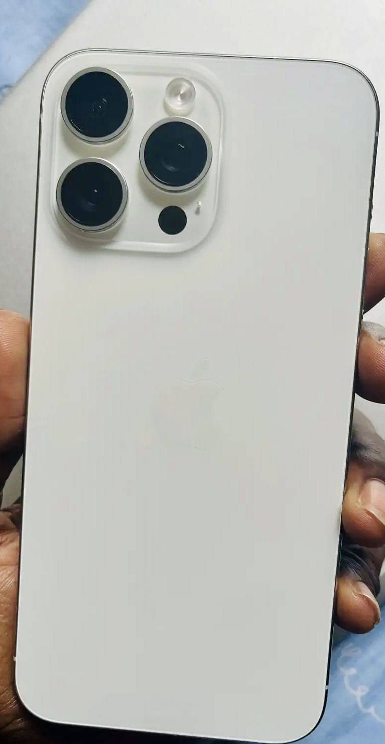 Apple iPhone 15 Pro 1