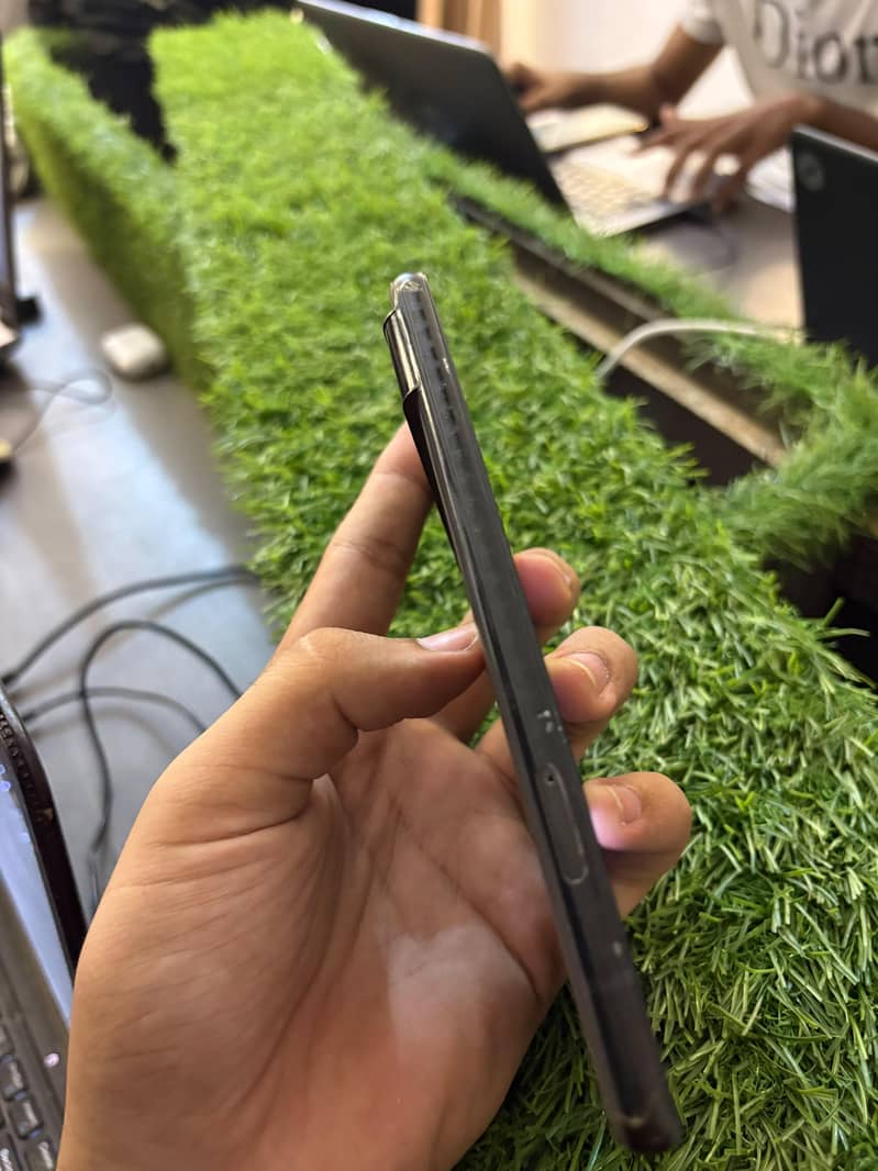 Google Pixel 6 4