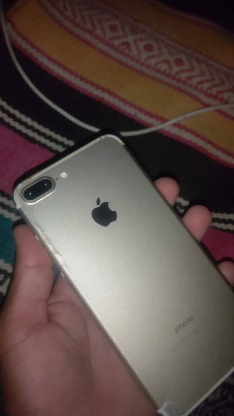 Apple iPhone 7 Plus 1