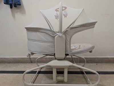 Mastela 4-in-1 Multifunctional Auto swing and Bassinet