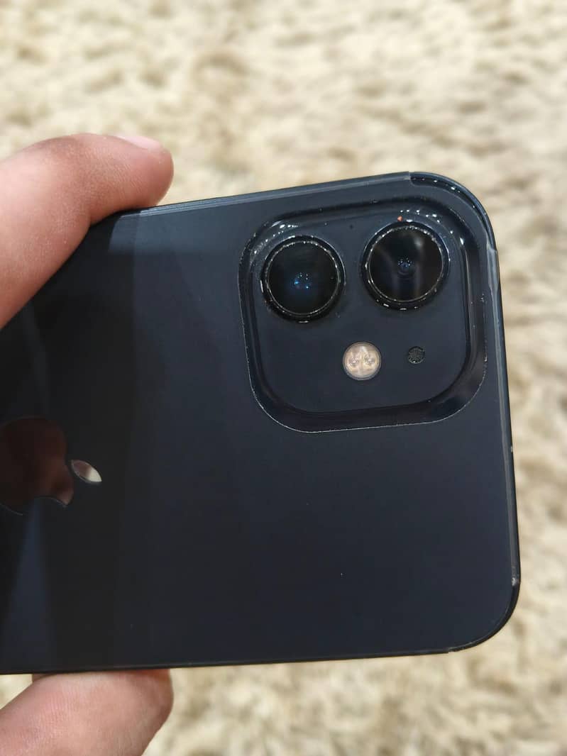 Apple iPhone 12 4