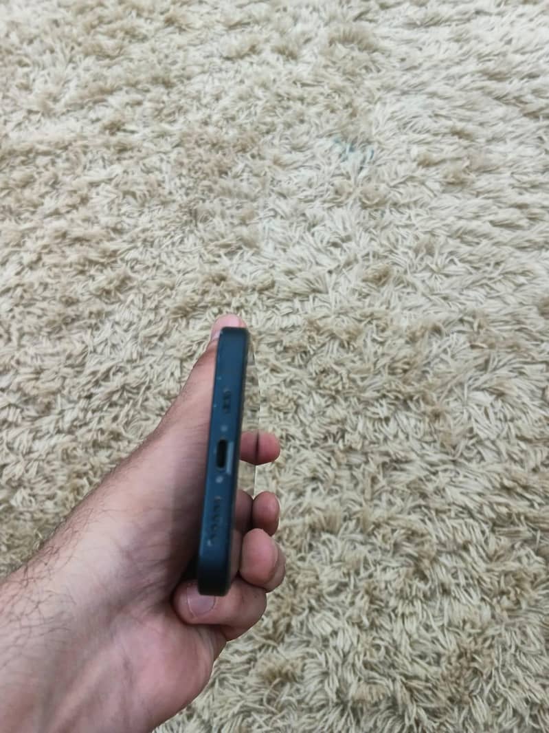 Apple iPhone 12 7