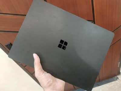 Microsoft Surface Laptop 3 (2k resolution)