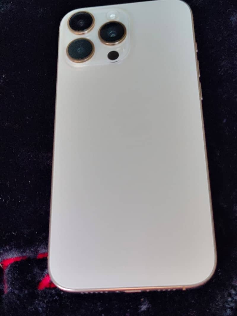 Apple iPhone 16 Pro Max 6