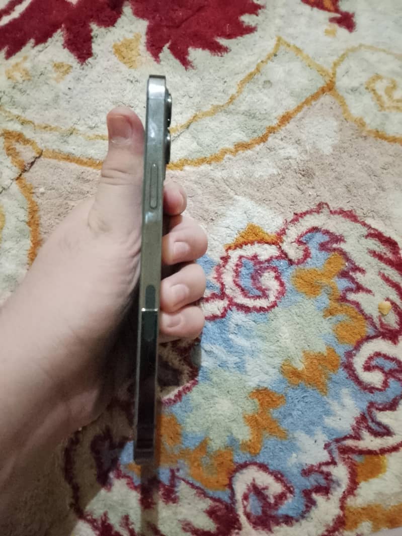 iphone 12 pro max 4