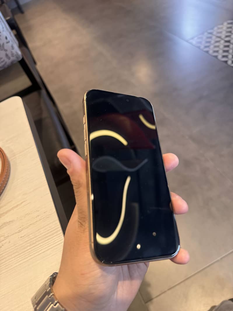 Apple iPhone 16 Pro 0