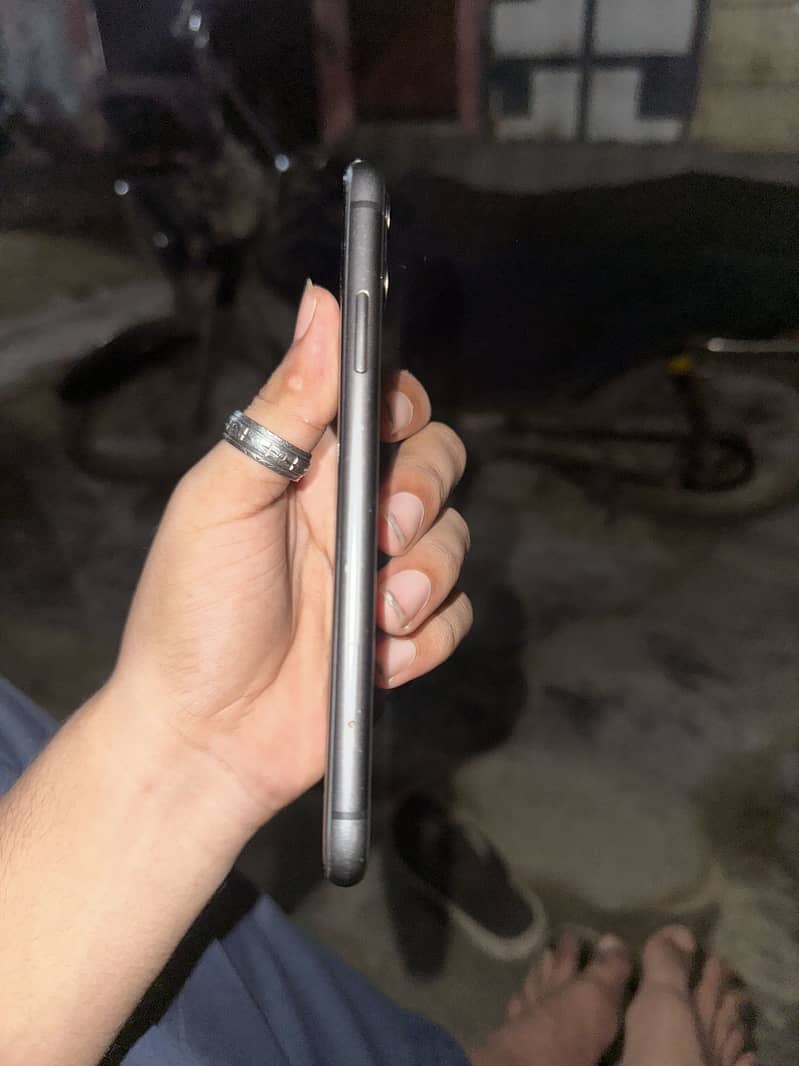 Apple iPhone 11 5