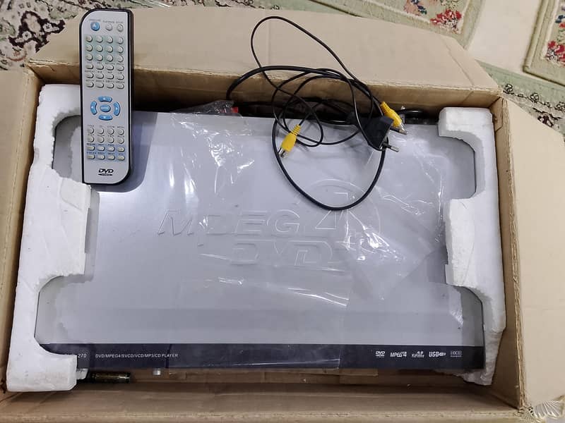 Cd/ DVD Player 0