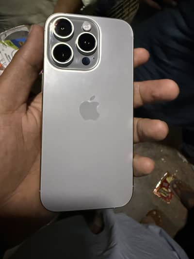 Apple iPhone 16 Pro