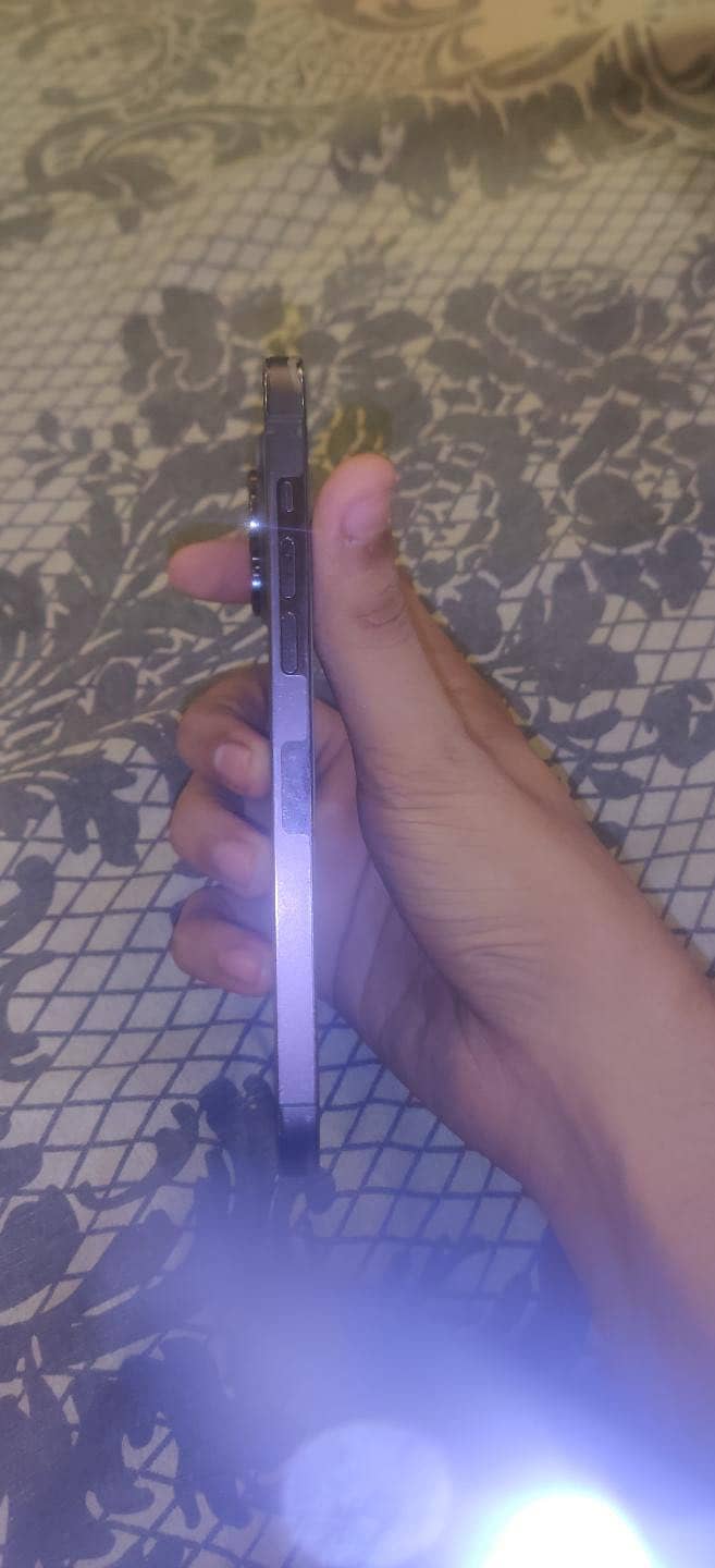 Apple iPhone 14 Pro Max 0