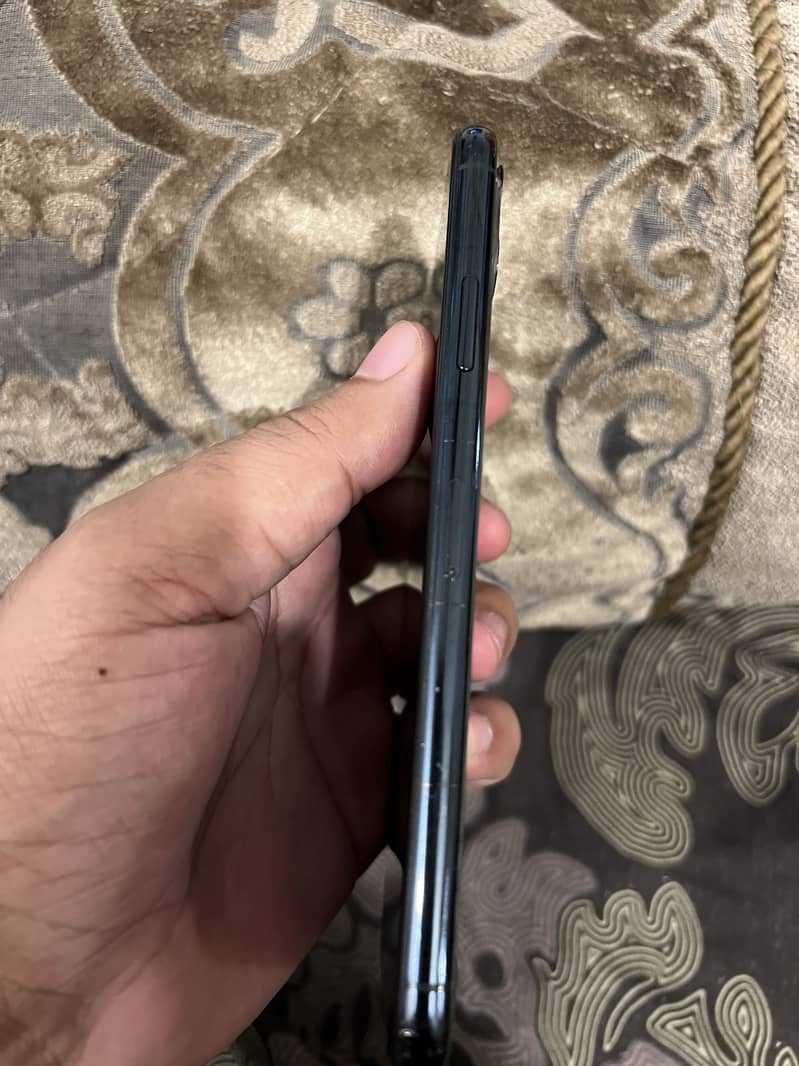 Apple iPhone 11 Pro Max 1