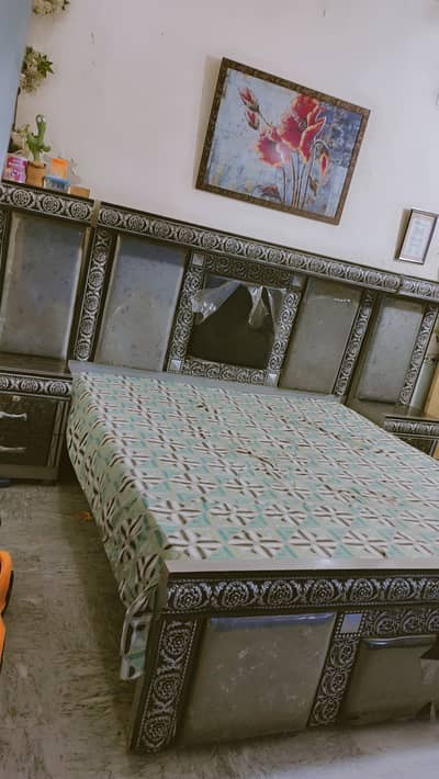 King Size Bed Urgent Sale Only 2 Months Used New Condition