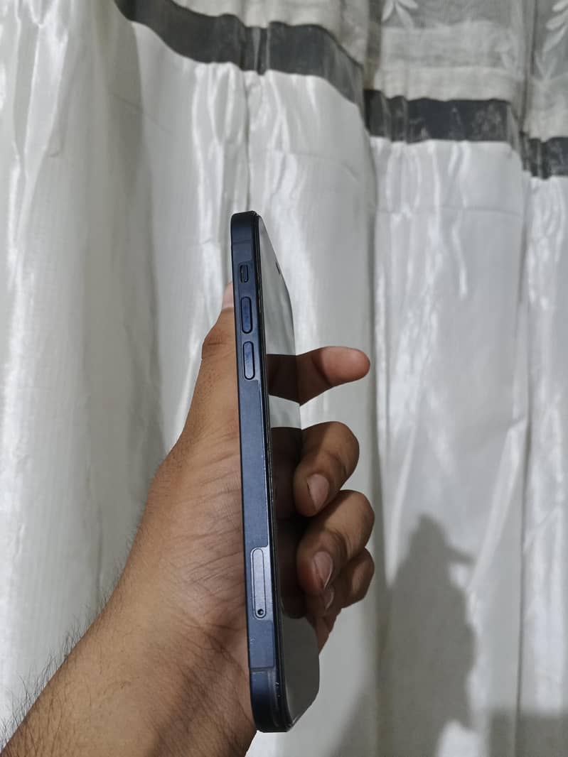 Apple iPhone 12 1