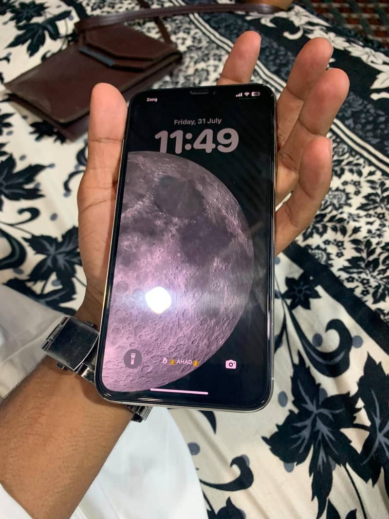 Apple iPhone XS Max 1