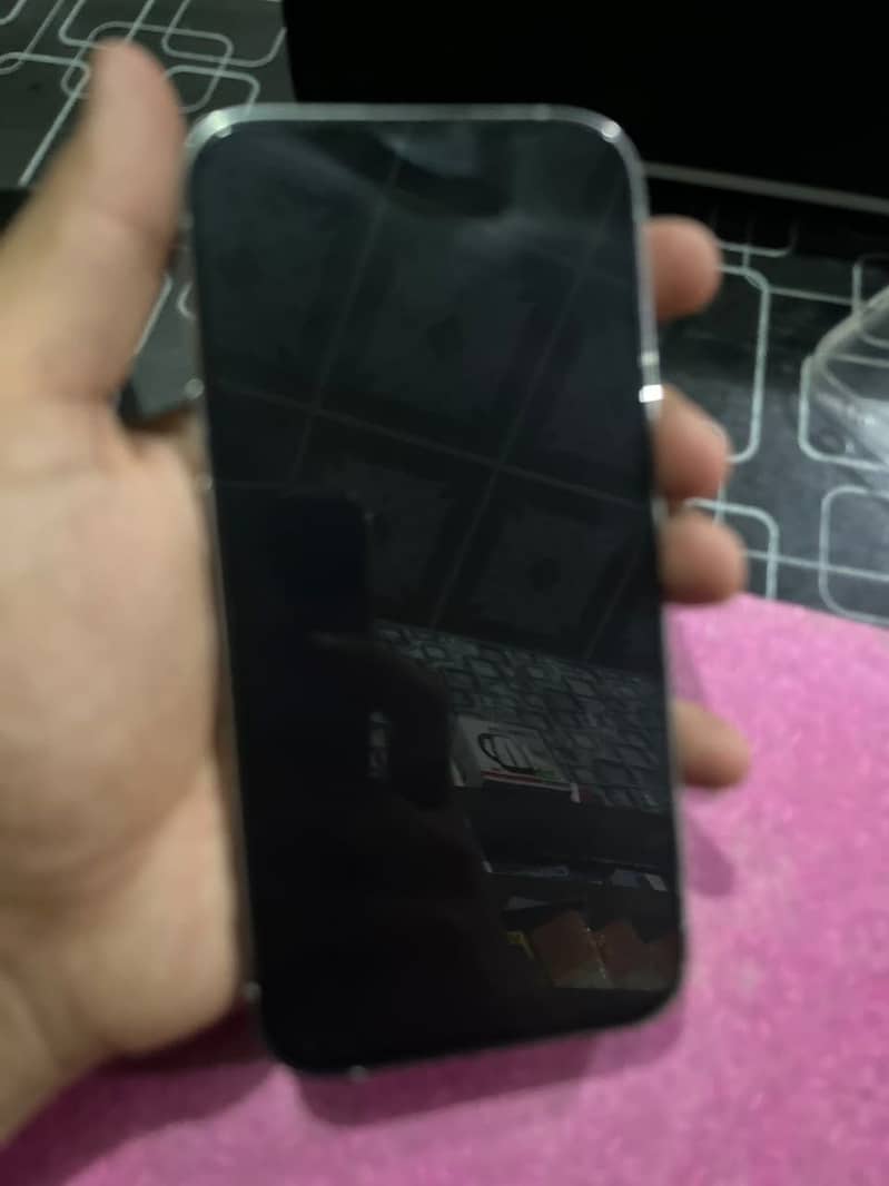 Apple iPhone 14 Pro 4