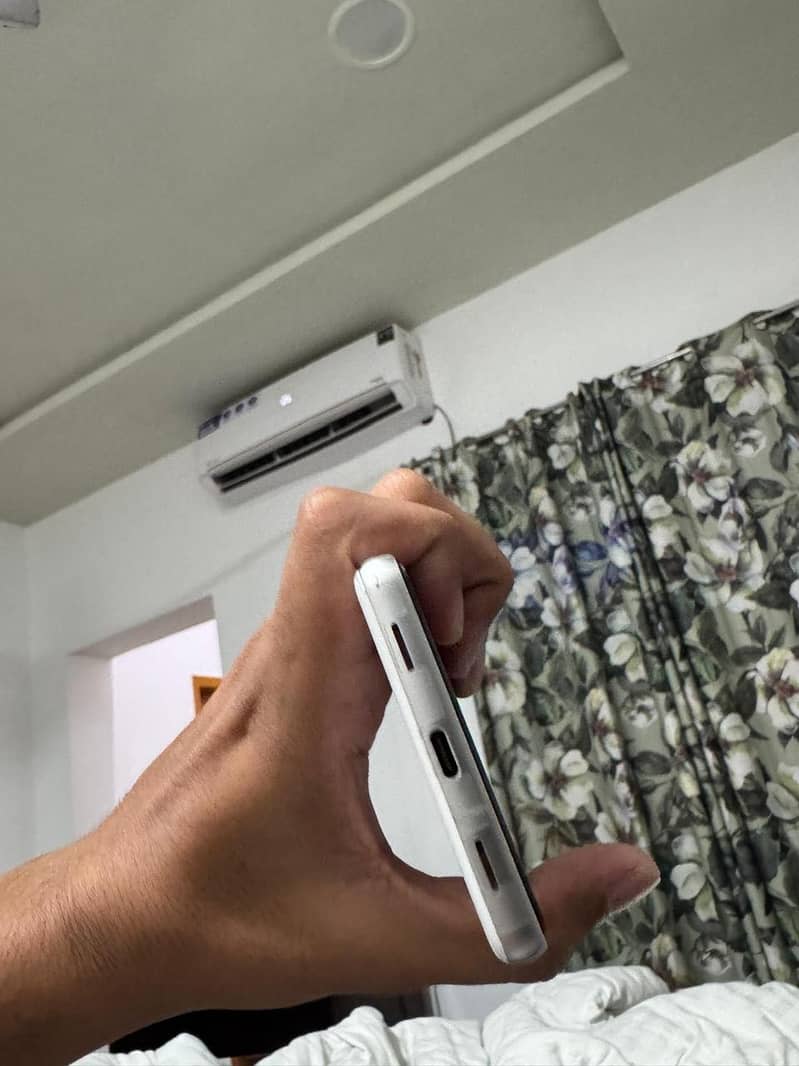 Google Pixel 7a 3