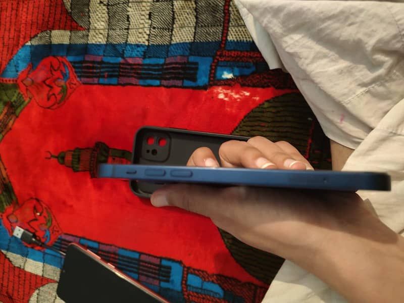 Apple iPhone 12 6