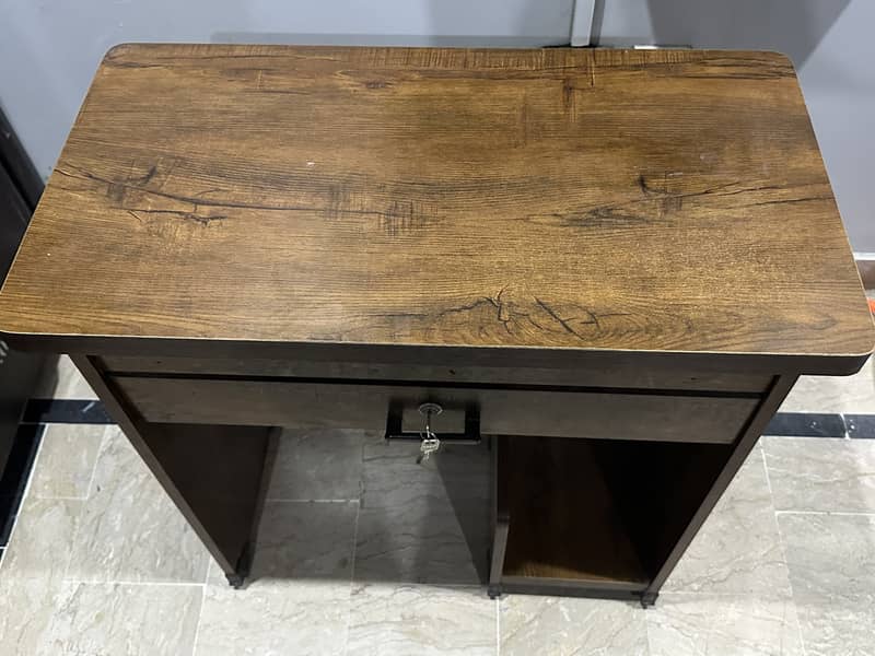 Computer Table and Chair 4