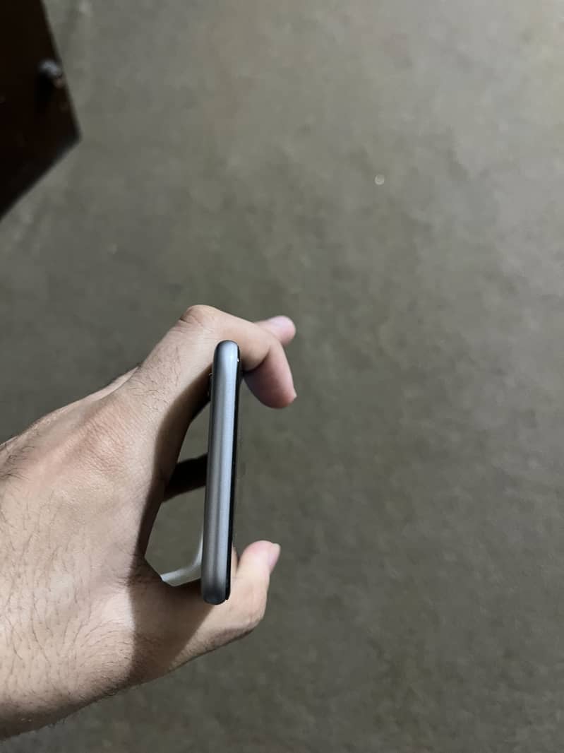 iPhone 6S 4