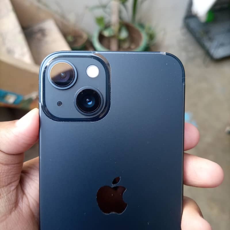 Apple iPhone 13 0