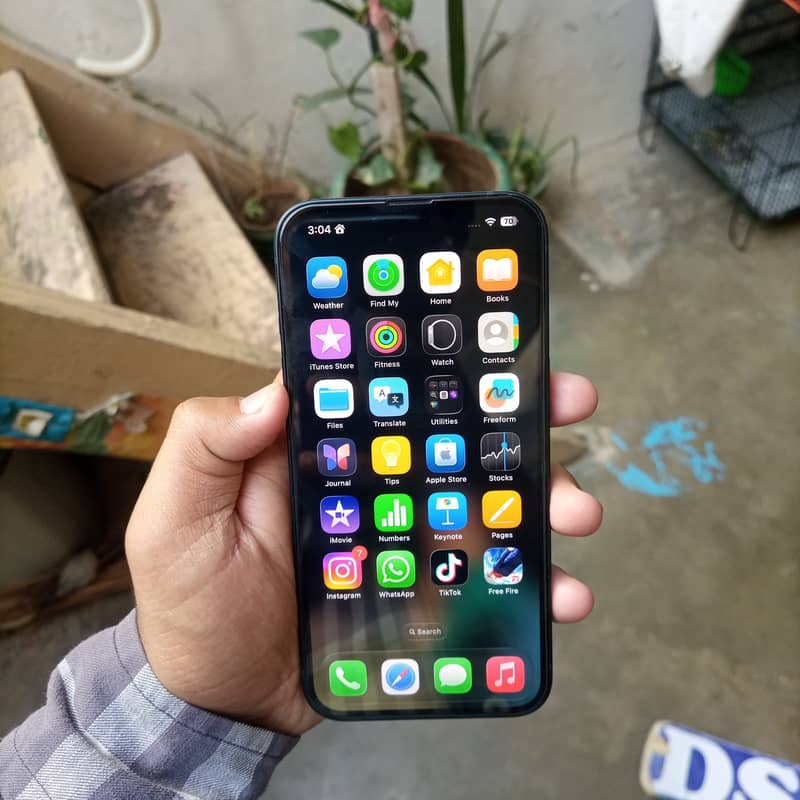 Apple iPhone 13 6