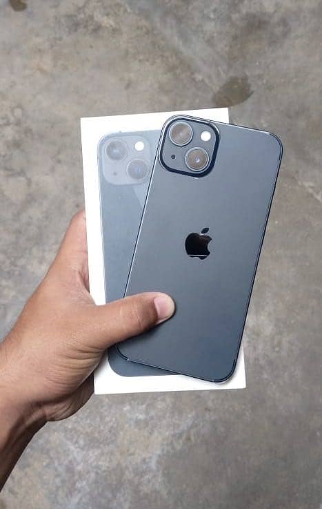 Apple iPhone 13 9