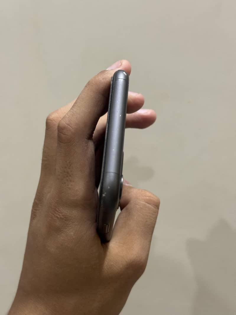 Apple iPhone 11 5