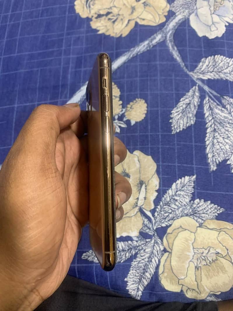 iPhone 11 Pro 3