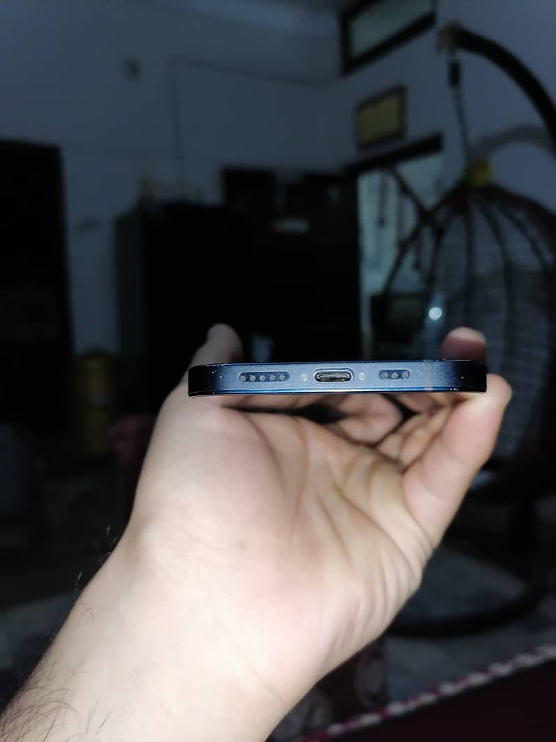 Apple iPhone 12 2