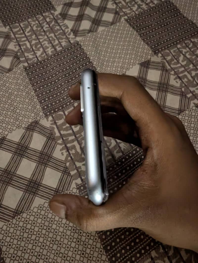 OPPO A76 3