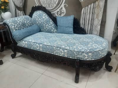 5 seater sofa + 1 dawan