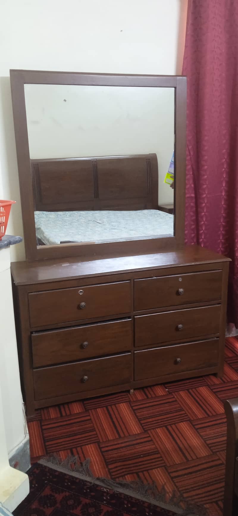 Wooden dressing table 0