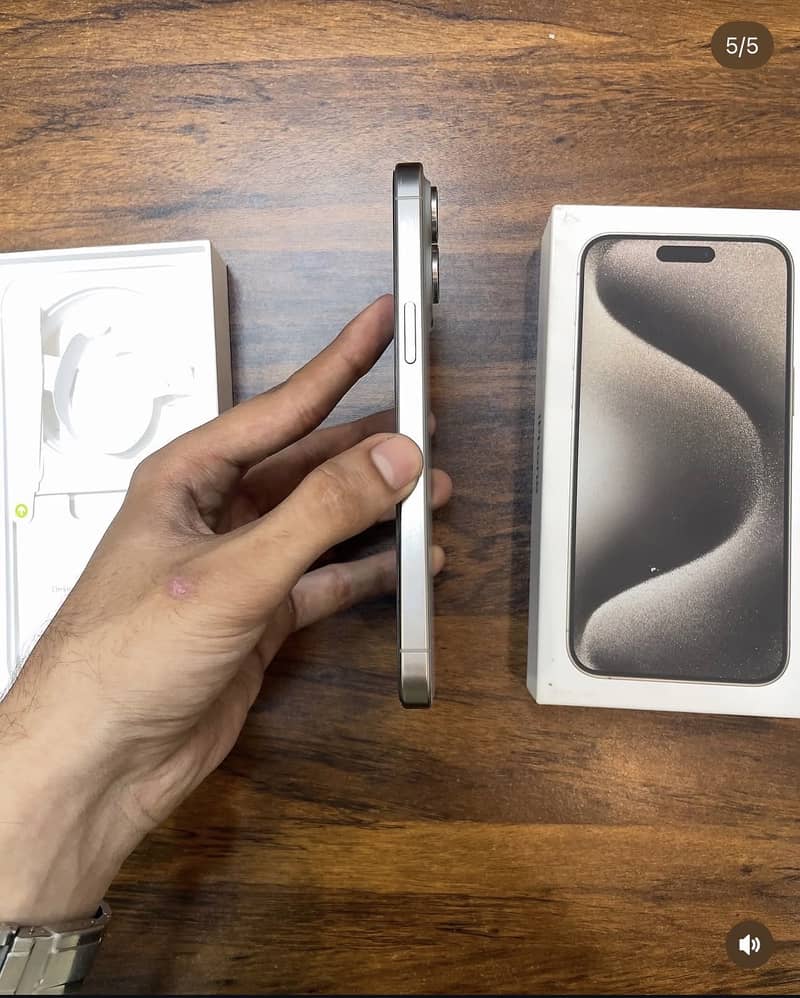 Apple iPhone 15 Pro Max 1