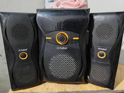 Audionic Multimedia Speaker System in good condition