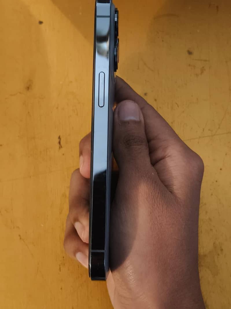 Apple iPhone 13 Pro 3
