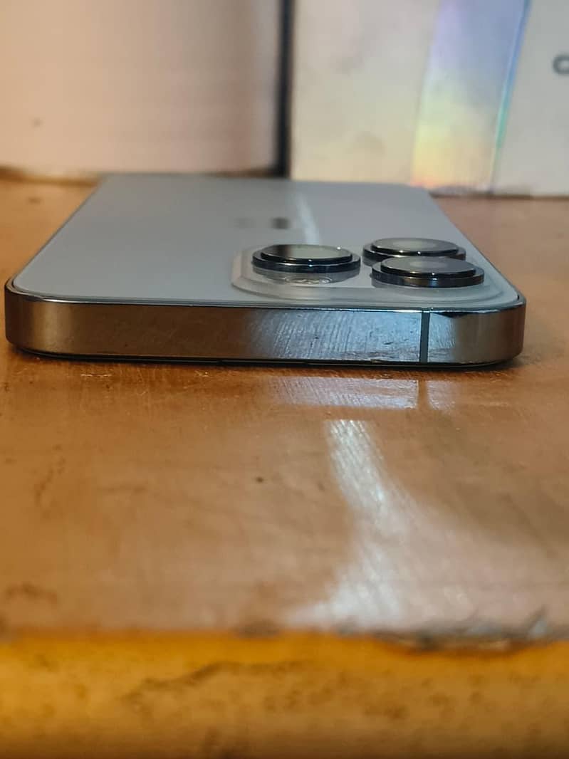 Apple iPhone 13 Pro 6