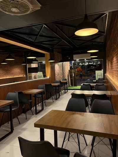 Running cafe/ Resturant for sale Bahadrabad