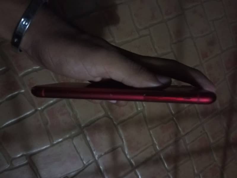 Apple iPhone 11 4