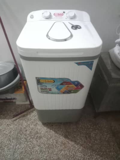 Dryer and washing machine